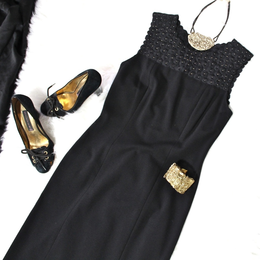 PRICE⬇️NWOT-Silk Floral /Bead Black Sheath Dreas